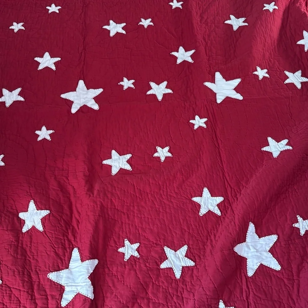 Pottery Barn Kids Twin Red Star Quilt and Two Shams - Picture 5 of 5